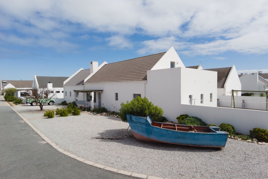 4 Bedroom Property for Sale in Golden Mile Western Cape